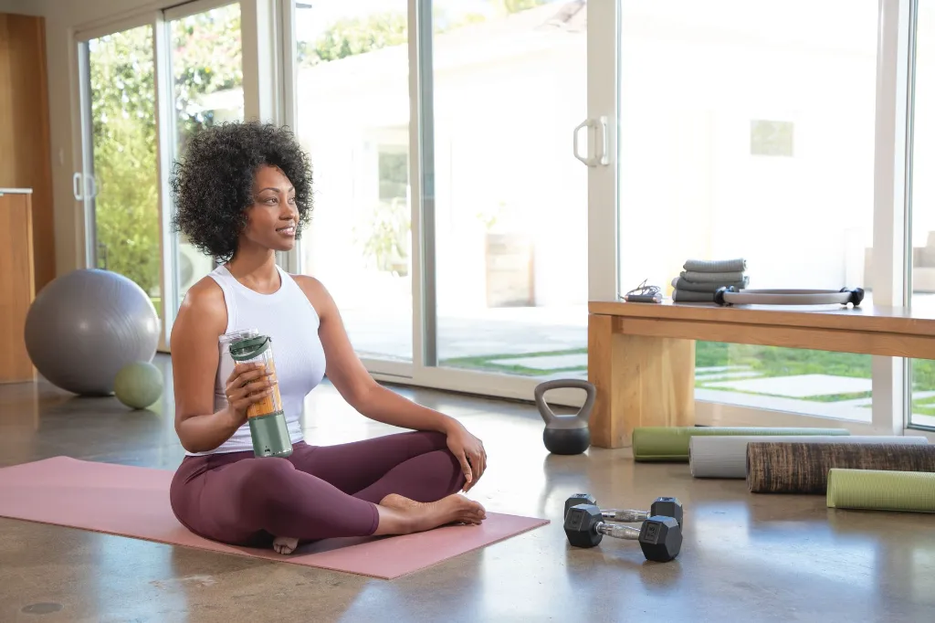 JPG-R_BC151EUEM_InUse_Woman_OnFloor_Yoga.webp