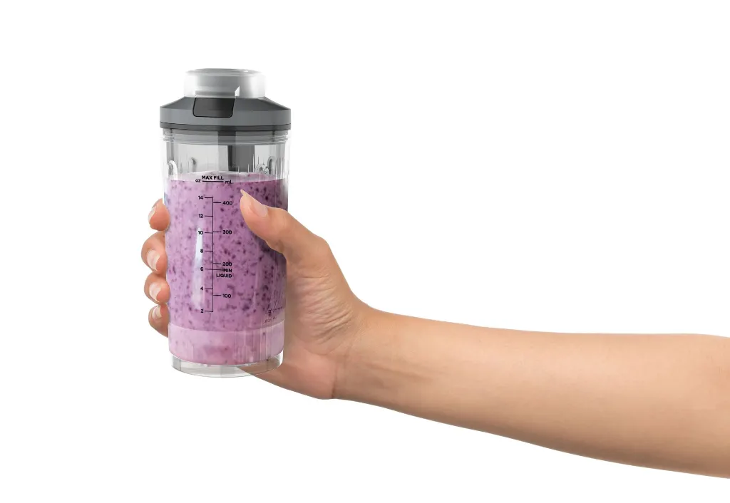 JPG-R_BC251EUGY_Hero_HandHoldingVessel_Filled2.webp