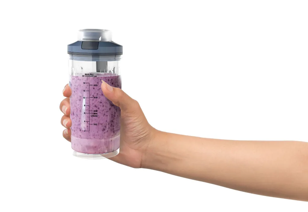 JPG-R_BC251EUNV_Hero_HandHoldingVessel_Filled2.webp