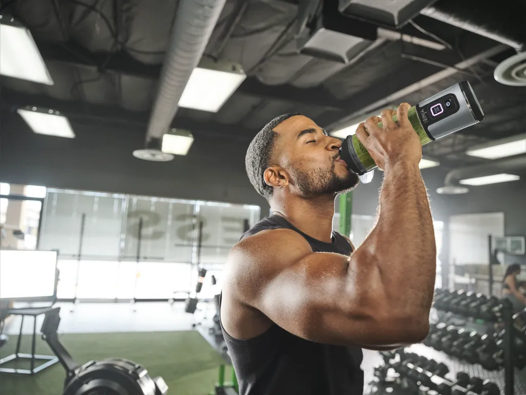 JPG-R_BC151EUBK_InUse_Gym_Man2.webp