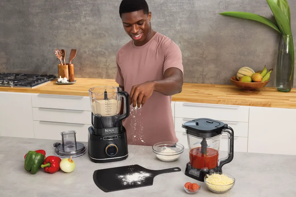 JPG-R_TB401UK_EU_InUse_Kitchen_Island_Dough_Man_noname.webp