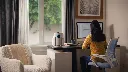 JPG-R_HP072EU_InUse_Office_Woman.webp