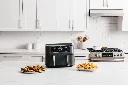 JPG-R_AF400EU_InUse_WingsFries_OnCounter1.webp