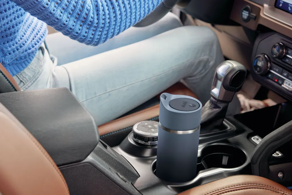 JPG-R_DW1603EUUKNV_InUse_Car_Cupholder.webp
