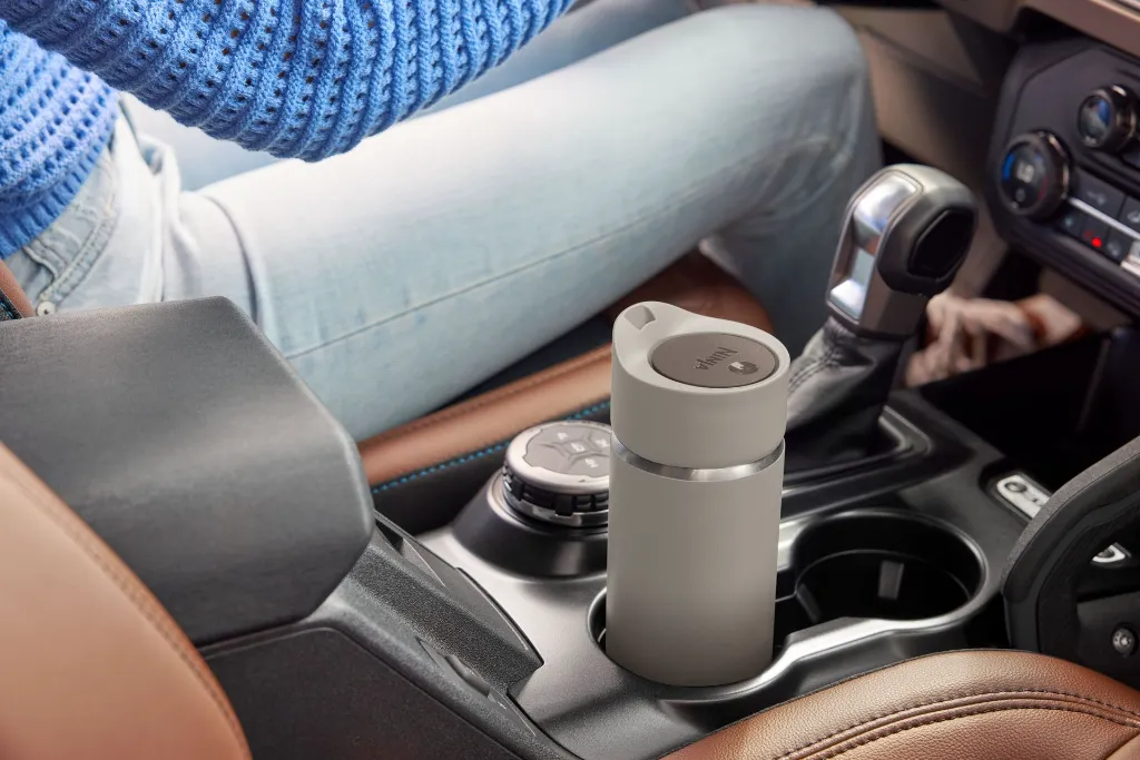 JPG-R_DW1603EUUKST_InUse_Car_Cupholder.webp