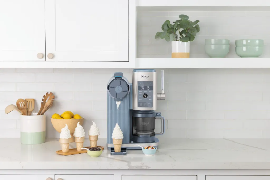 JPG-R_NC702EU_InUse_Kitchen_OnCounter_LineUp_Cones.webp