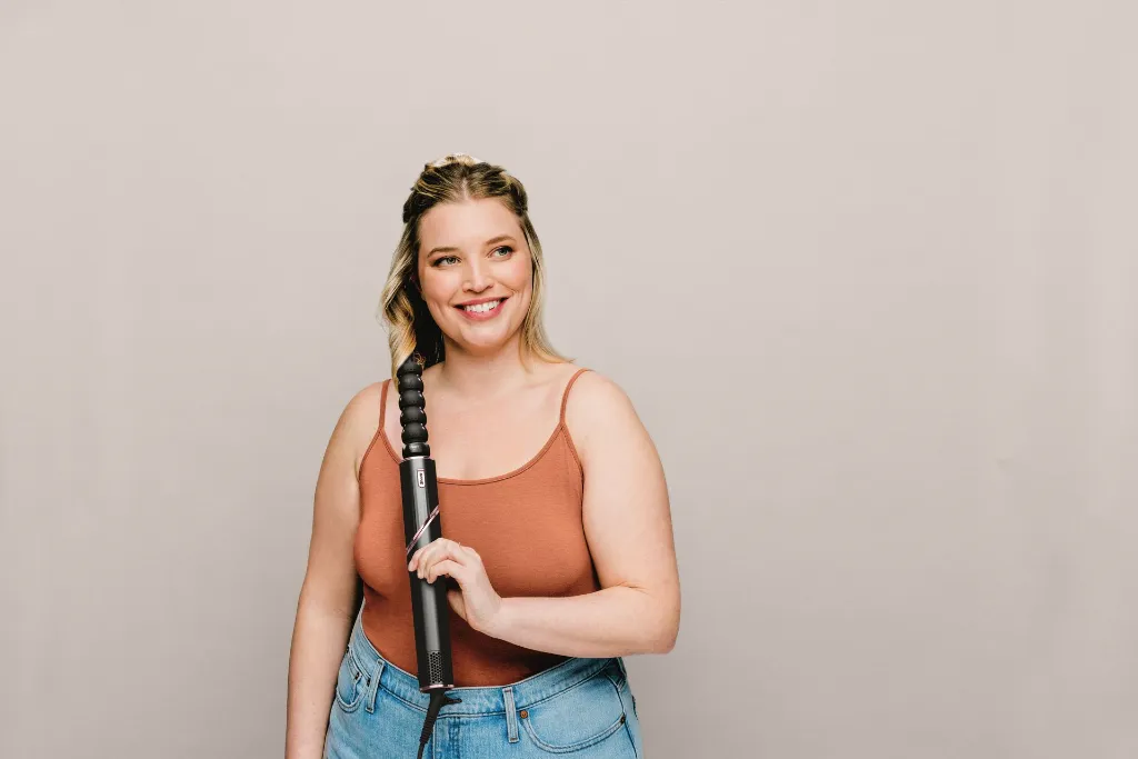 JPG-XSKMCOB400EU_InUse_Curler_Lily_Styling_Front4.webp